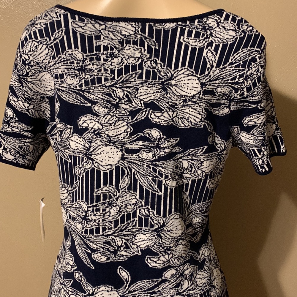 Signature by Robbie size M Sweater Dress navy white floral knit - Picture 4 of 5